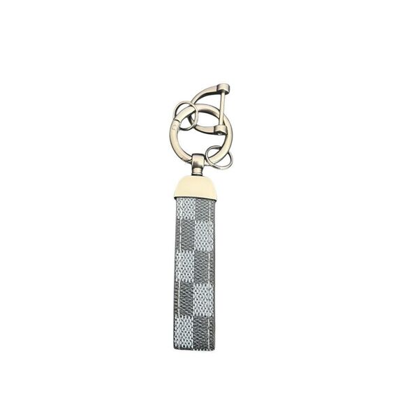 Elegant Gray Checkered Keychain - Picture 1 of 5